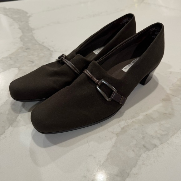 Munro Cindi Block Heel Slip On Loafer Stretch Fabric Pump Womens Size 8SS Brown - Picture 10 of 10